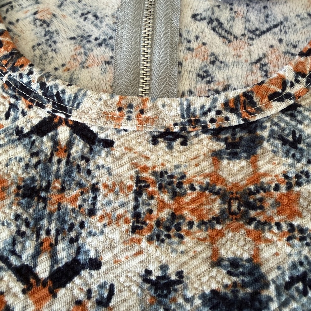 LulaRoe Women’s textured Patterned Dress size Medium - Picture 3 of 7